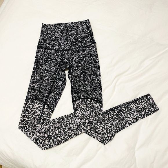 Lululemon Athletica Wunder Under high rise White Black Nulux leggings sz 4 - Picture 1 of 4